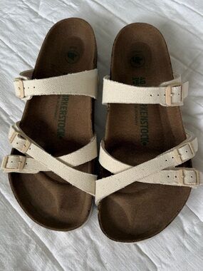 NEW Birkenstock Beige Canvas Buckle Sandals